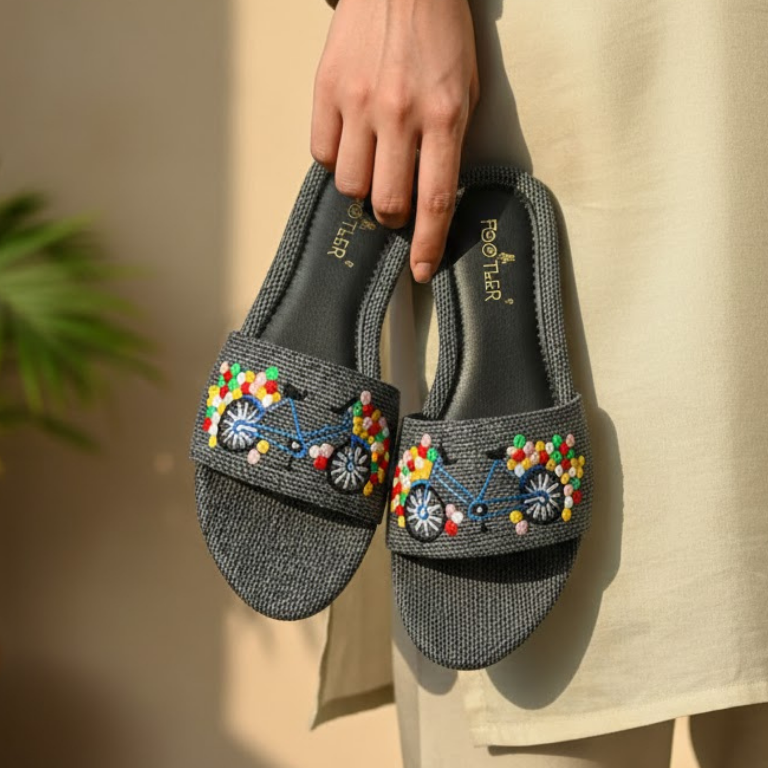 Cycle Embroidered Flat