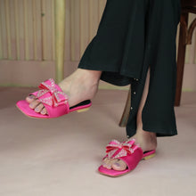 Ribbon Knot Flat