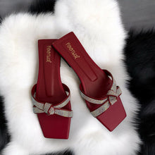 FANCY BOW FLATS