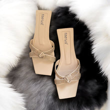 FANCY BOW FLATS
